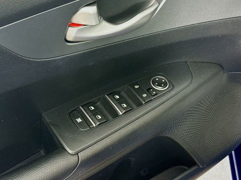 Used 2019 Kia Forte LXS FWD image 12