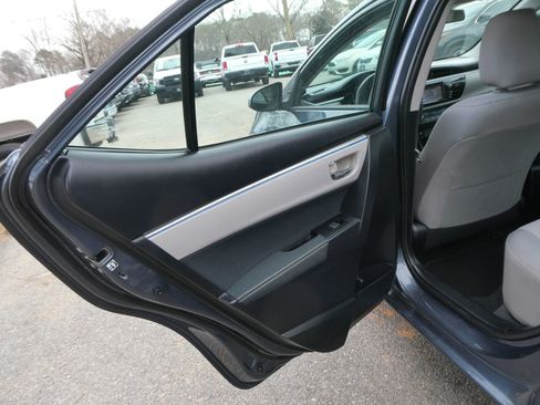 Used 2015 Toyota Corolla L image 26