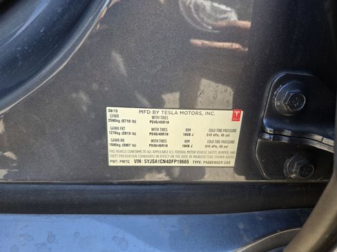 Used 2013 Tesla Model S image 19