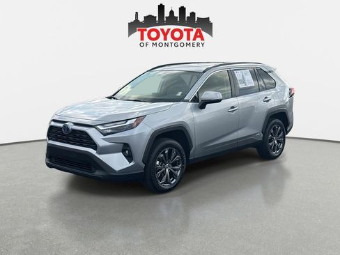 Used 2022 Toyota RAV4 XLE Premium image 38