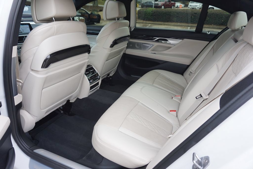 Used 2016 BMW 750i xDrive AWD/4WD image 21