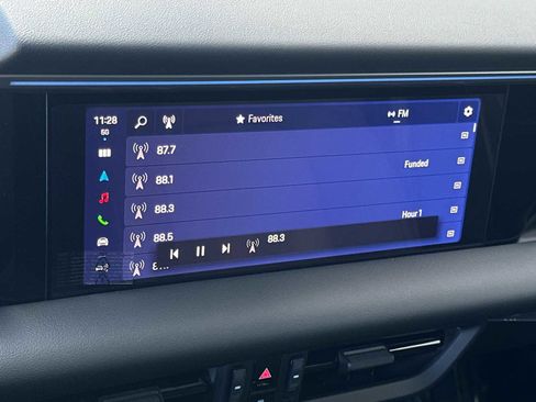 New 2025 Porsche Macan Electric image 19