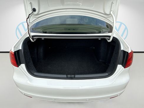 Used 2011 Volkswagen Jetta SEL image 26