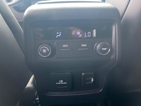 Used 2019 GMC Acadia SLT w/ LPO, Floor Liner Package AWD/4WD image 23