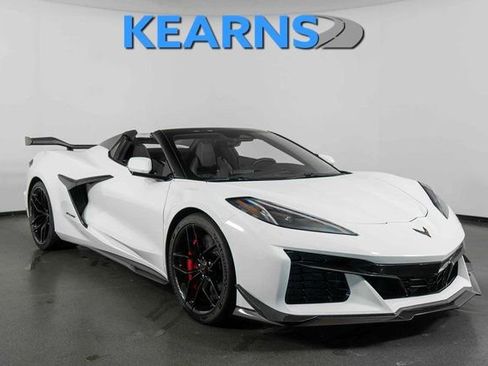 Used 2025 Chevrolet Corvette Z06 w/ Z07 Performance Package image 1