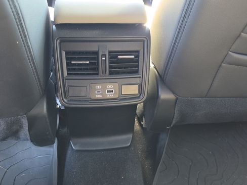 Used 2025 Subaru Forester Premium w/ Convenience Package #1 AWD/4WD image 17