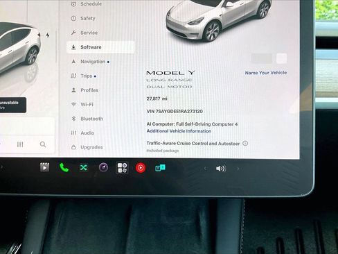 Used 2024 Tesla Model Y Long Range AWD/4WD image 10