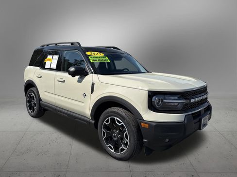 Used 2025 Ford Bronco Sport Outer Banks w/ Outer Banks Tech Package+ image 6