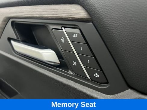 Used 2025 GMC Acadia Denali AWD/4WD image 18