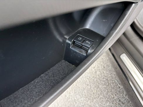 Used 2009 Audi TT 2.0T AWD/4WD image 41