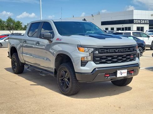 Used 2025 Chevrolet Silverado 1500 Custom Trail Boss AWD/4WD image 2