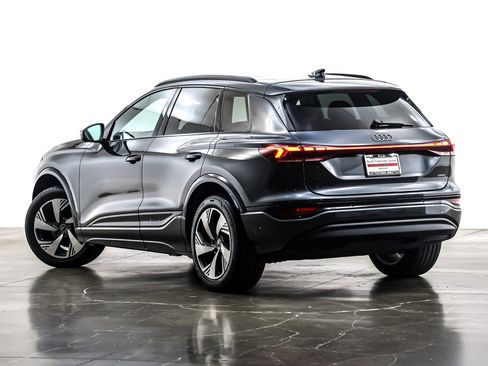 Used 2025 Audi Q6 e-tron Premium w/ Convenience Package image 13