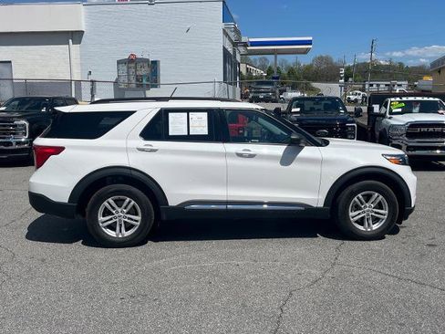 Certified 2022 Ford Explorer XLT w/ Equipment Group 202A image 2