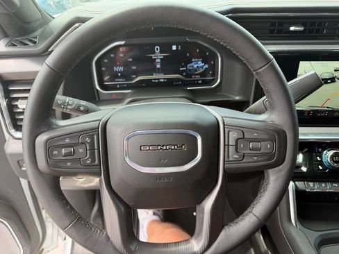 Used 2024 GMC Sierra 2500 Denali Ultimate w/ Max Trailering Package AWD/4WD image 18
