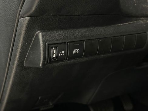 Used 2021 Toyota Corolla LE FWD image 14