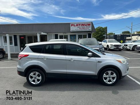 Used 2014 Ford Escape SE FWD image 2