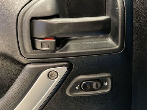 Used 2017 Jeep Wrangler Sahara w/ Quick Order Package 24E Chief image 15