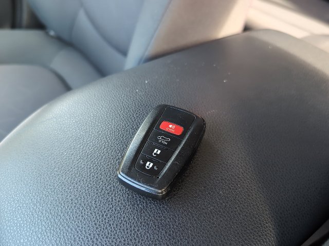 Used 2019 Toyota RAV4 XLE w/ Convenience Package FWD image 28