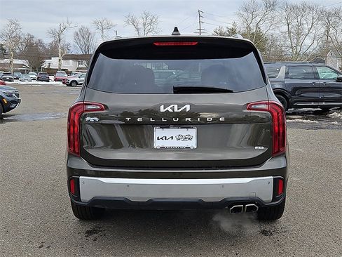 Certified 2024 Kia Telluride S image 6