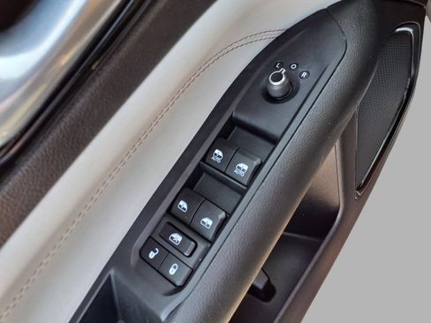 Used 2025 Jeep Compass Limited AWD/4WD image 19