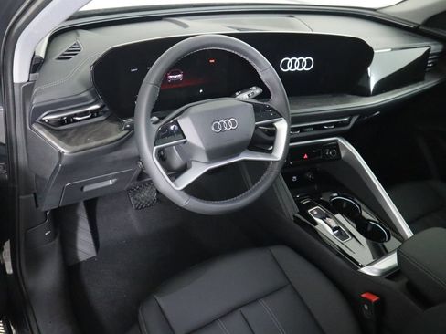Used 2025 Audi Q5 Premium w/ Convenience Package image 11