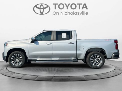 Used 2022 Chevrolet Silverado 1500 LT AWD/4WD image 2