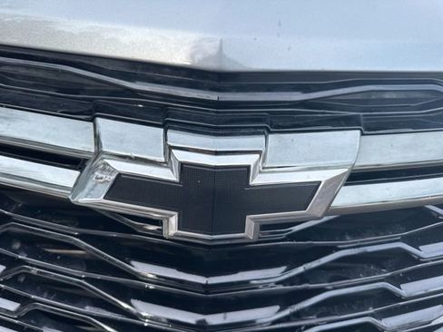 Used 2023 Chevrolet Equinox RS w/ LPO, Floor Liner Package image 9