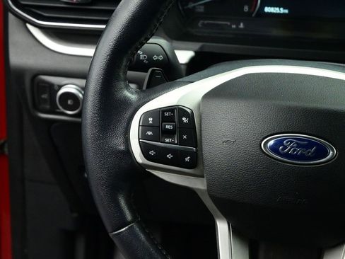 Used 2020 Ford Explorer XLT w/ Equipment Group 202A image 4