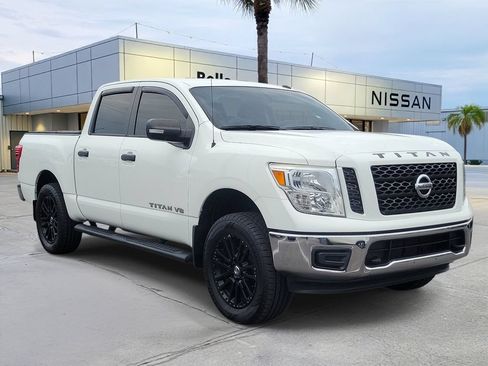 Used 2019 Nissan Titan SV AWD/4WD image 9