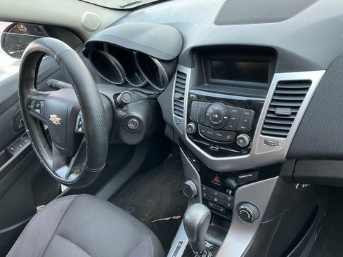 Used 2015 Chevrolet Cruze LT image 10