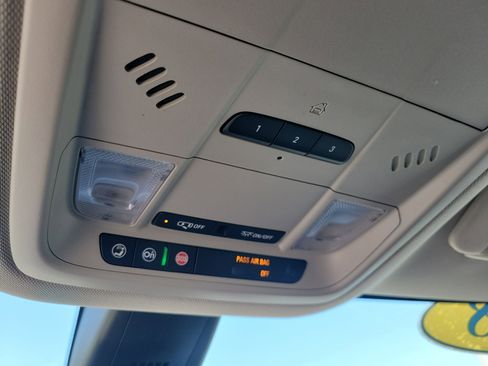 Used 2018 Buick Enclave Premium image 18