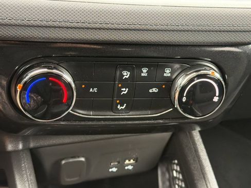 Used 2025 Chevrolet TrailBlazer LT w/ Driver Confidence Package AWD/4WD image 21