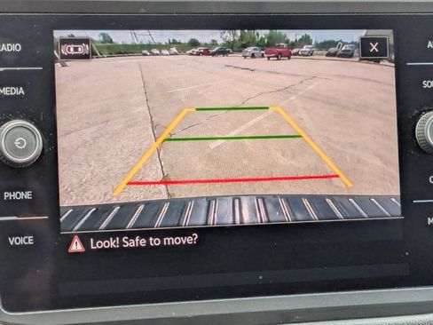 Used 2022 Volkswagen Tiguan SE R-Line image 13