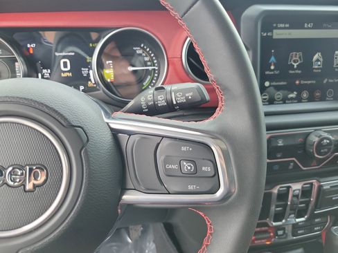 Used 2023 Jeep Wrangler Unlimited Rubicon 4xe image 18