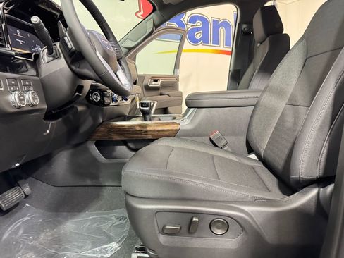 New 2026 GMC Sierra 1500 Elevation image 9