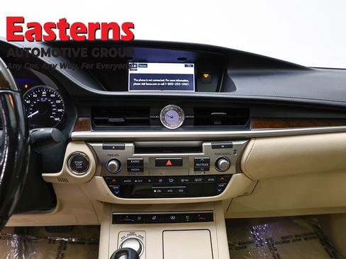 Used 2015 Lexus ES 350 w/ Luxury Package FWD image 12