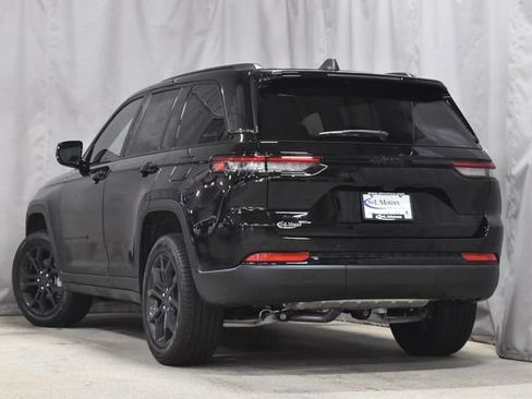 New 2025 Jeep Grand Cherokee Limited w/ Trailer Tow Package image 2