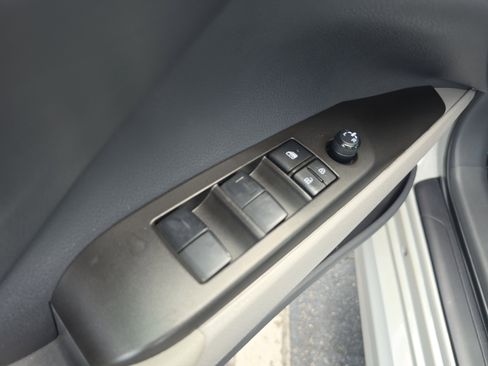 Used 2024 Toyota Camry SE image 13