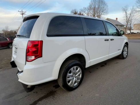 Used 2019 Dodge Grand Caravan SE image 5