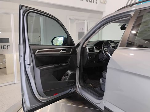 Used 2021 Volkswagen Atlas SE FWD image 33