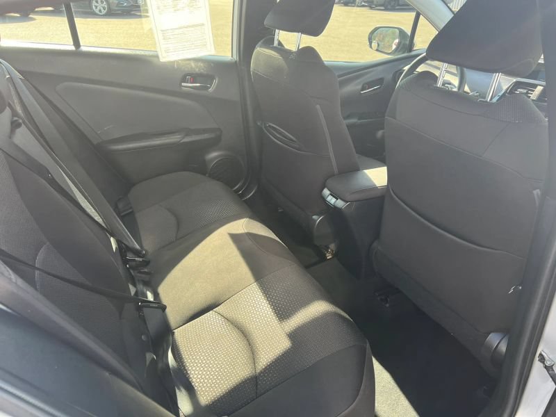 Used 2021 Toyota Prius LE FWD image 10