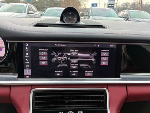 Used 2018 Porsche Panamera 4S image 41