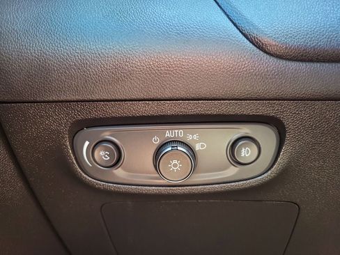 Used 2021 Buick Encore GX Select w/ Sport Touring Package FWD image 36