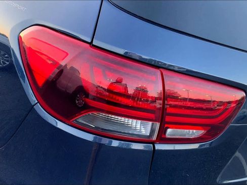 Used 2019 Kia Sorento LX image 26