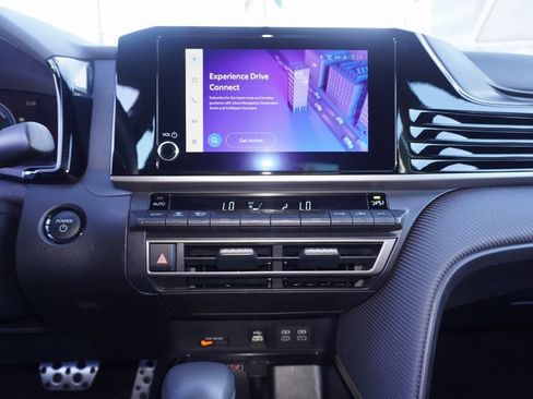 Certified 2025 Toyota Camry SE image 19