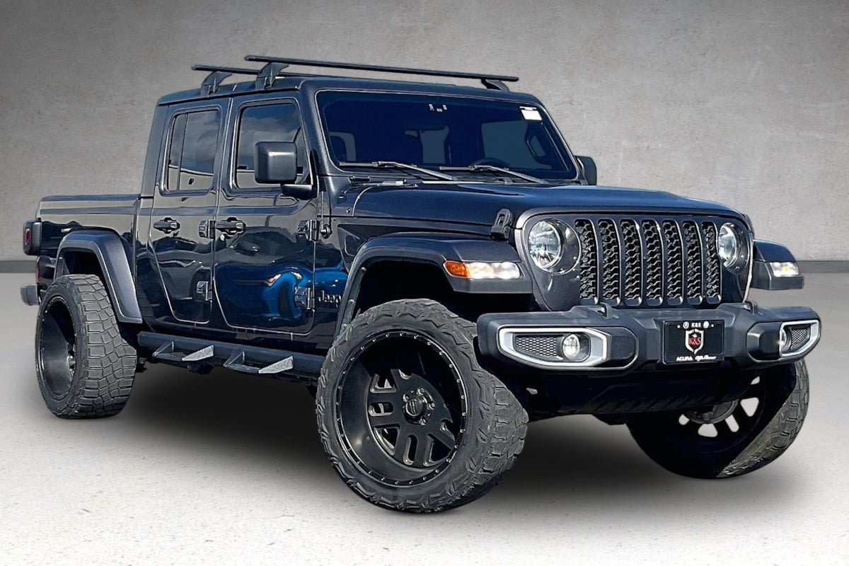 Used 2023 Jeep Gladiator Sport AWD/4WD image 2