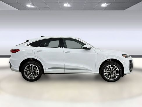 New 2026 Audi Q5 Premium Plus image 8