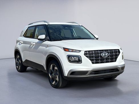 New 2026 Hyundai Venue SEL FWD image 4