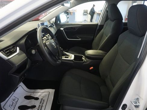 Certified 2025 Toyota RAV4 LE image 17