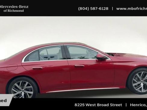 Used 2025 Mercedes-Benz E 350 4MATIC Sedan image 3